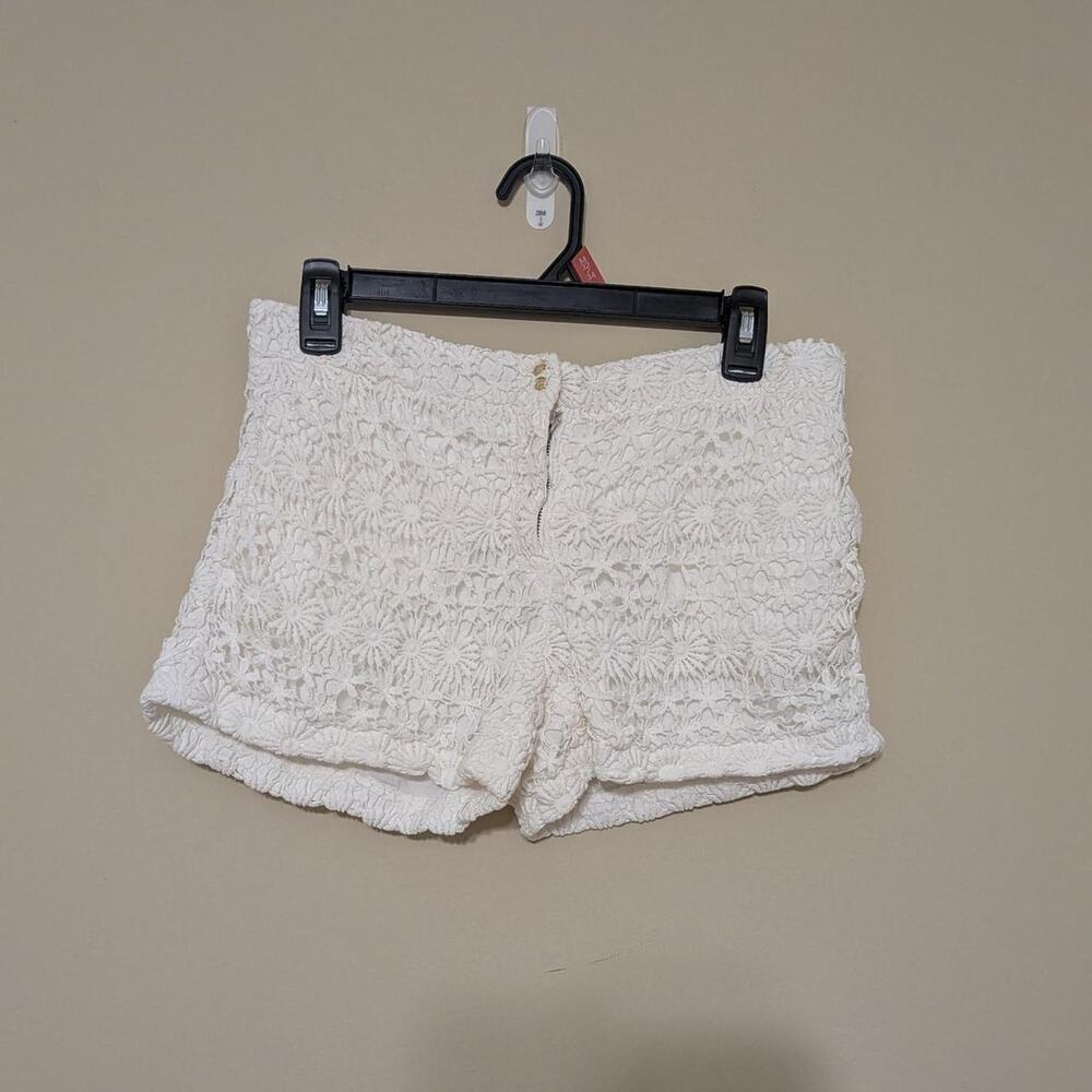 Zara Woman Coquette White Shorts Floral Crochet Design With Gold Buttons